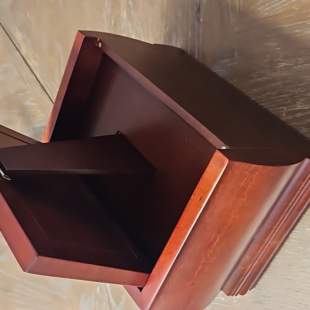Urn - Picture 4 of 6